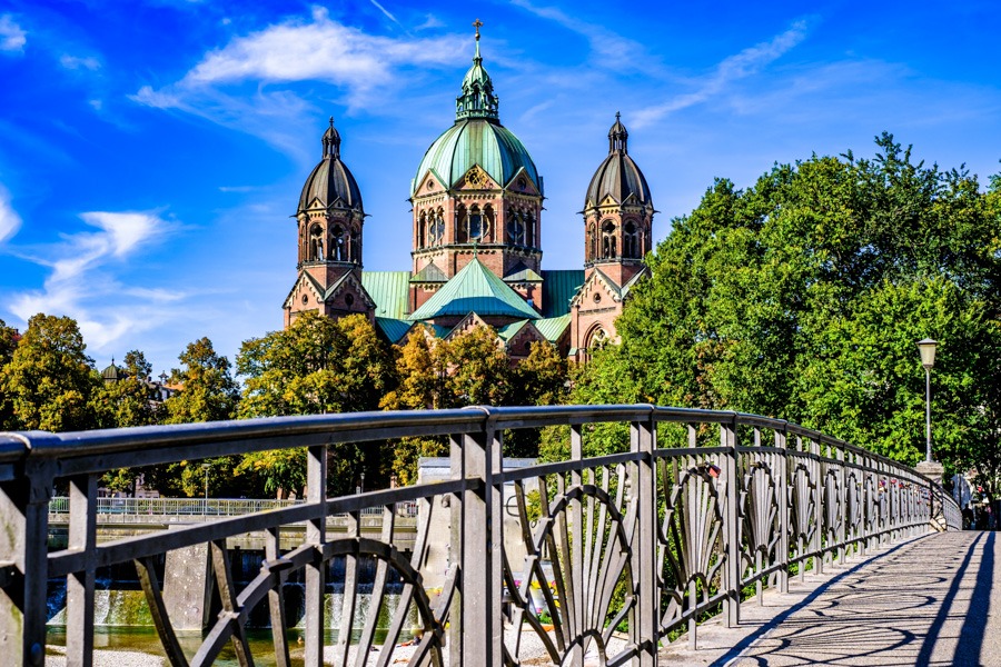 Munich Chauffeur Service – Private Car with Driver for 8 Hours - Image 4