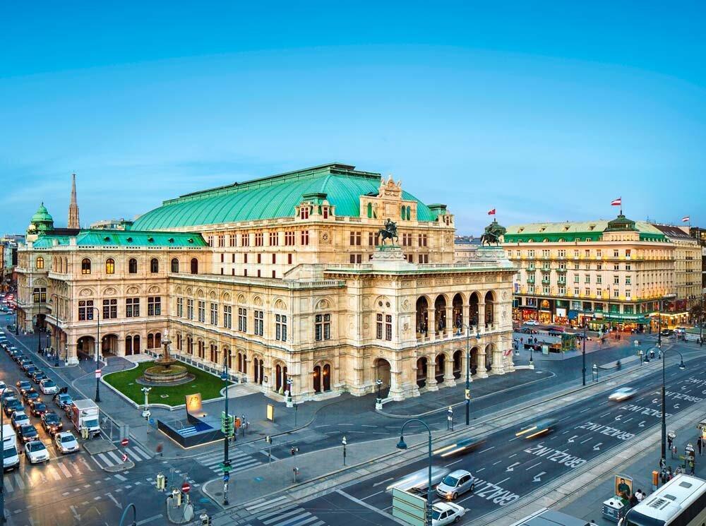 Pick up from Vienna airport and drop off at a hotel in Vienna city - Image 2